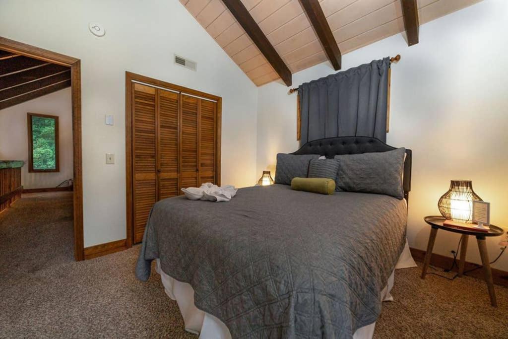 A Smoky Mountains Retreat - Chalet De Montagne Villa Gatlinburg Bagian luar foto
